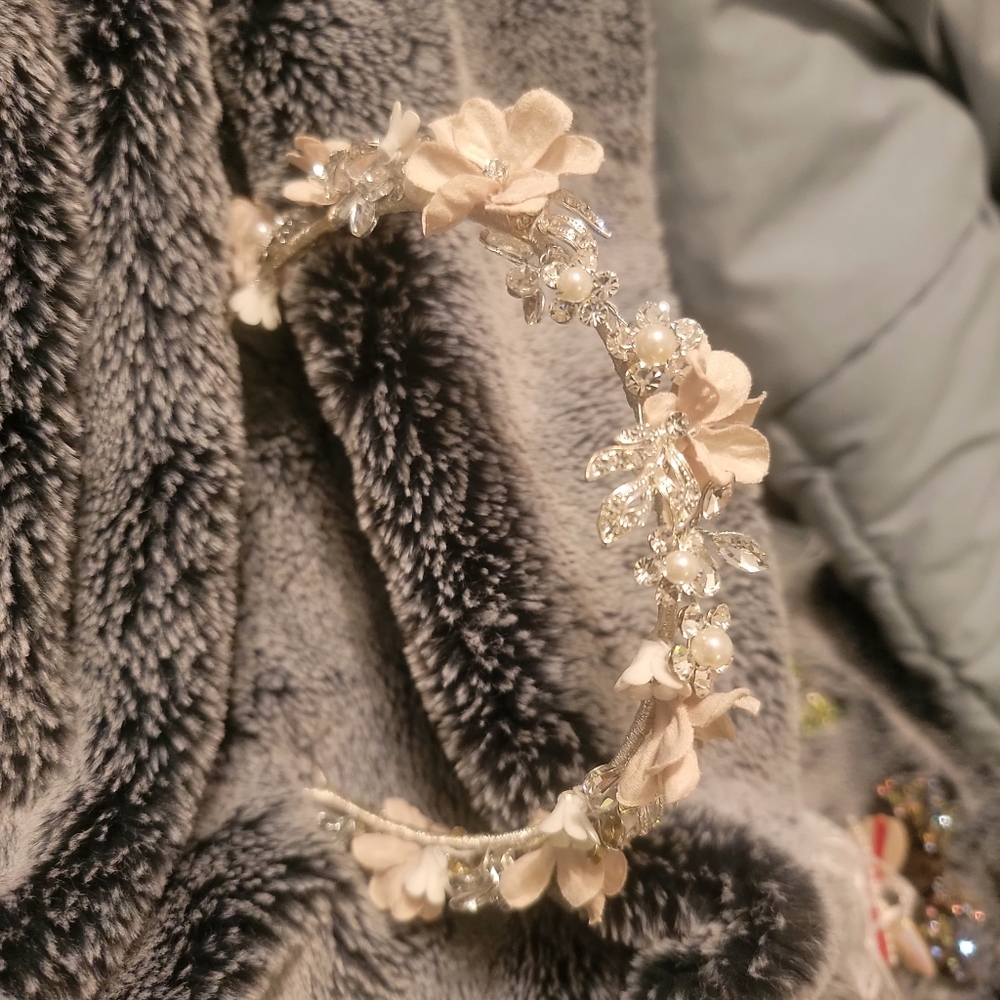 Wedding accessories - Picture 7 of 12
